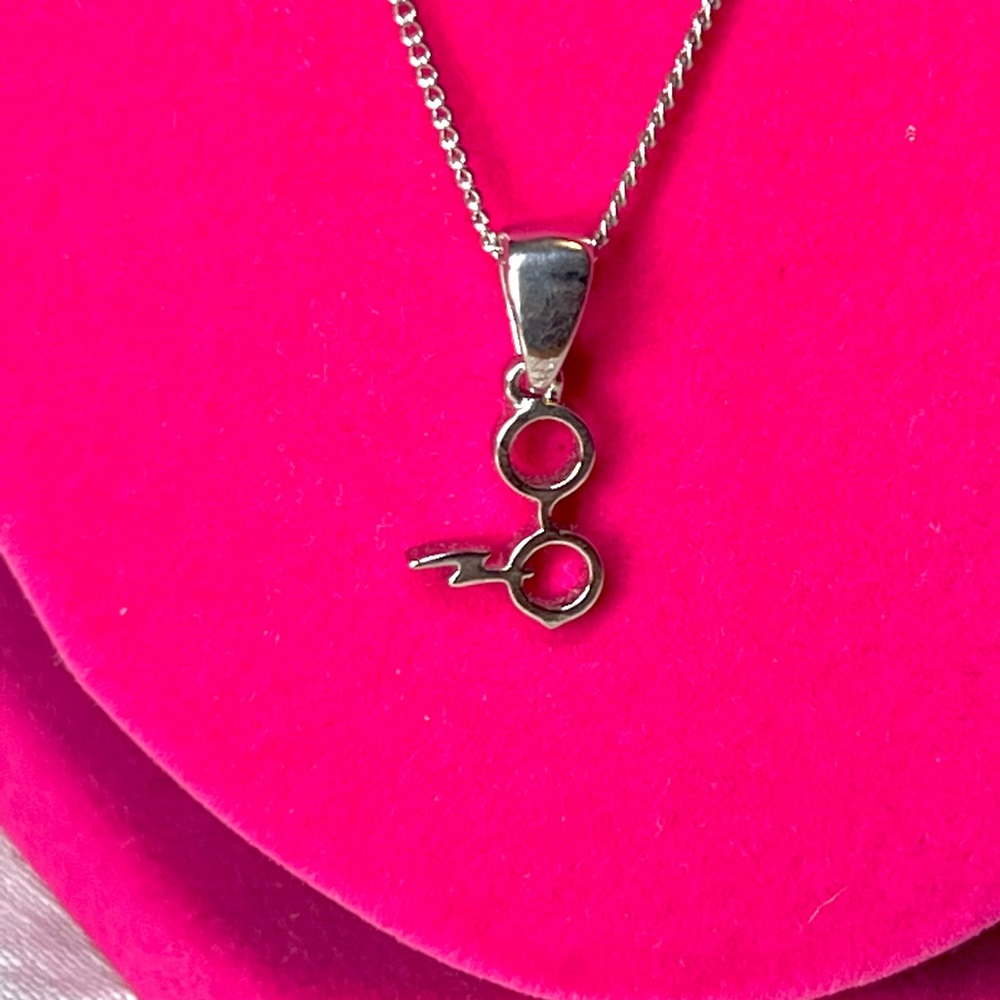 Official Harry Potter Lightning Bolt & Glasses Necklace (Signed WBEI S18) - Picture 3 of 6